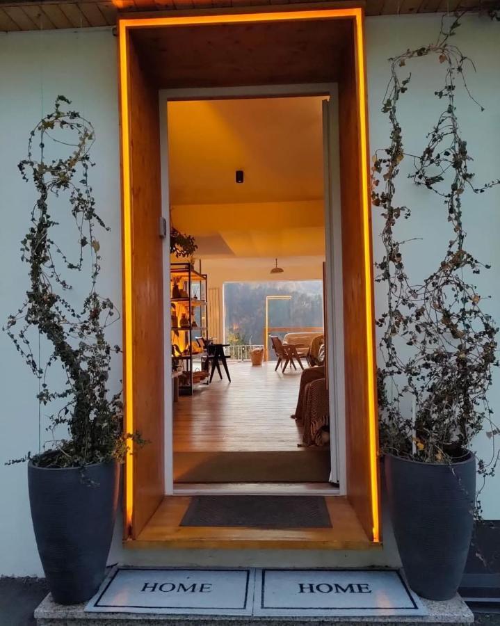 Shard Boutique Hotel-Adult Only Braşov Buitenkant foto