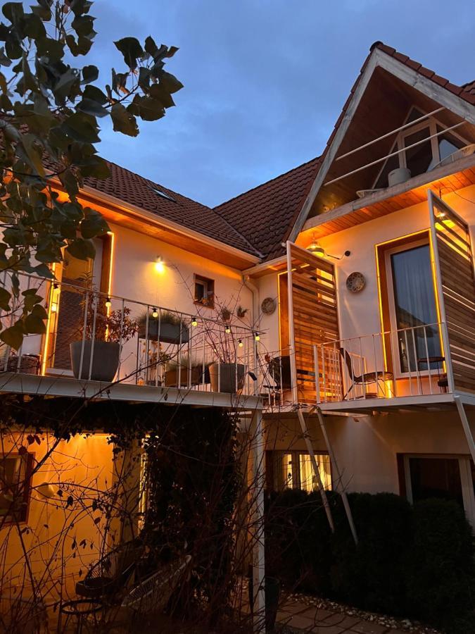 Shard Boutique Hotel-Adult Only Braşov Buitenkant foto