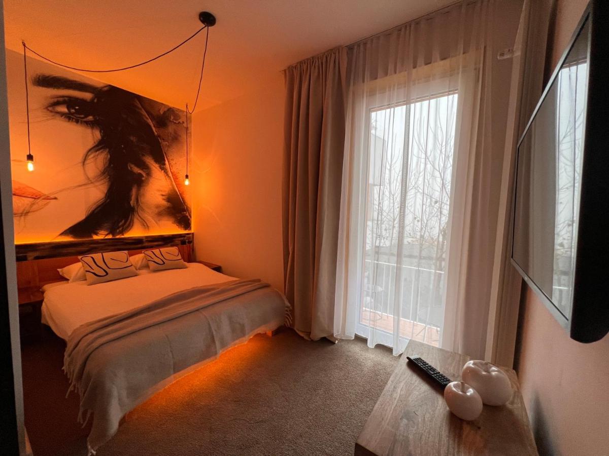 Shard Boutique Hotel-Adult Only Braşov Buitenkant foto