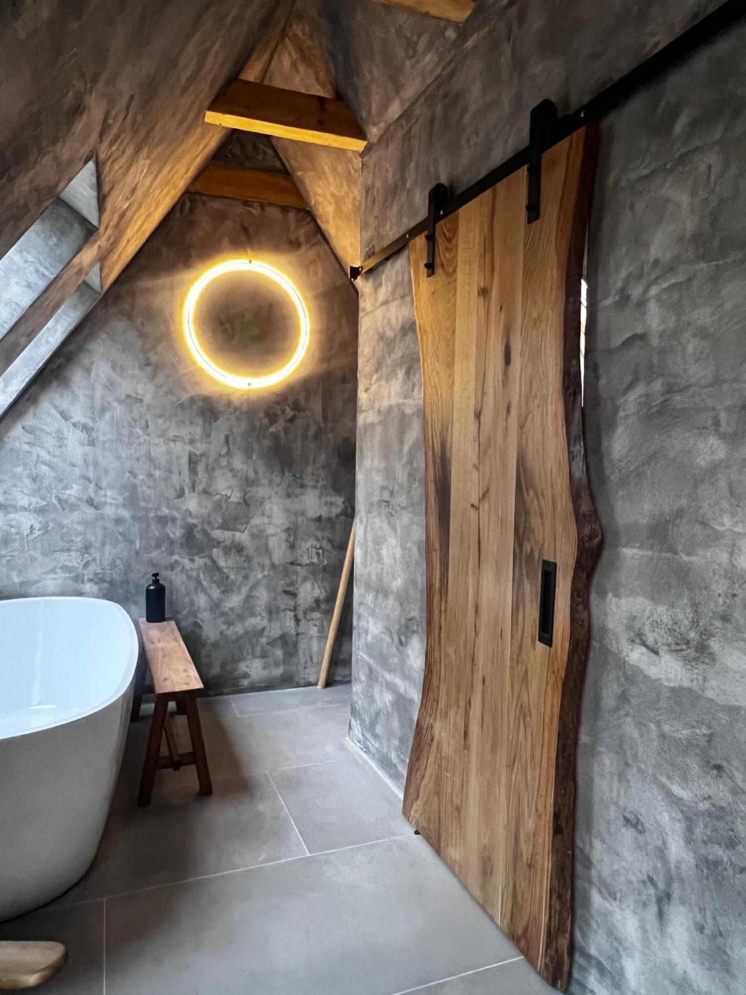 Shard Boutique Hotel-Adult Only Braşov Buitenkant foto