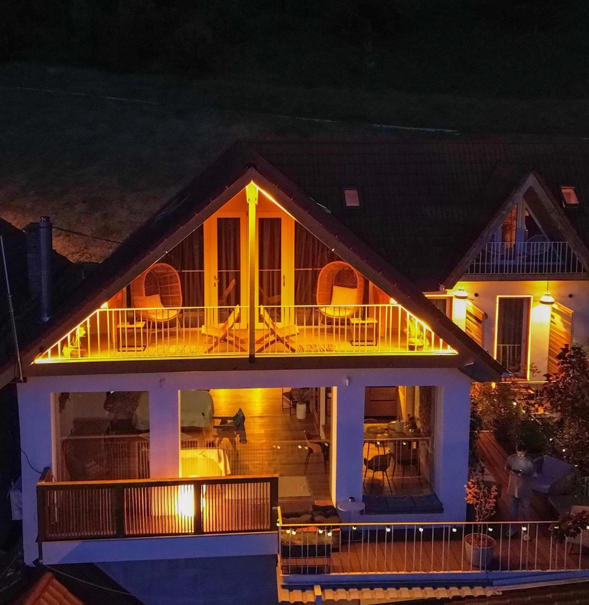 Shard Boutique Hotel-Adult Only Braşov Buitenkant foto
