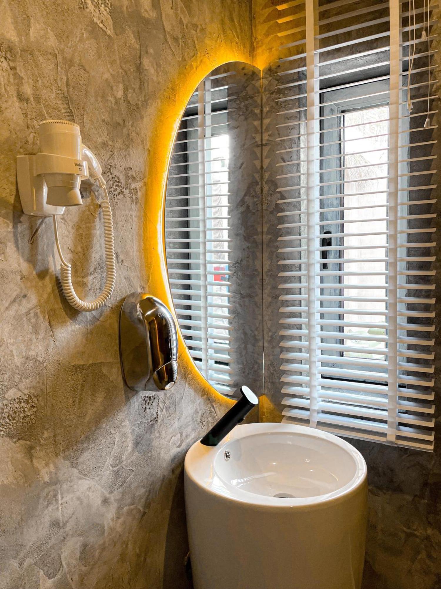 Shard Boutique Hotel-Adult Only Braşov Buitenkant foto