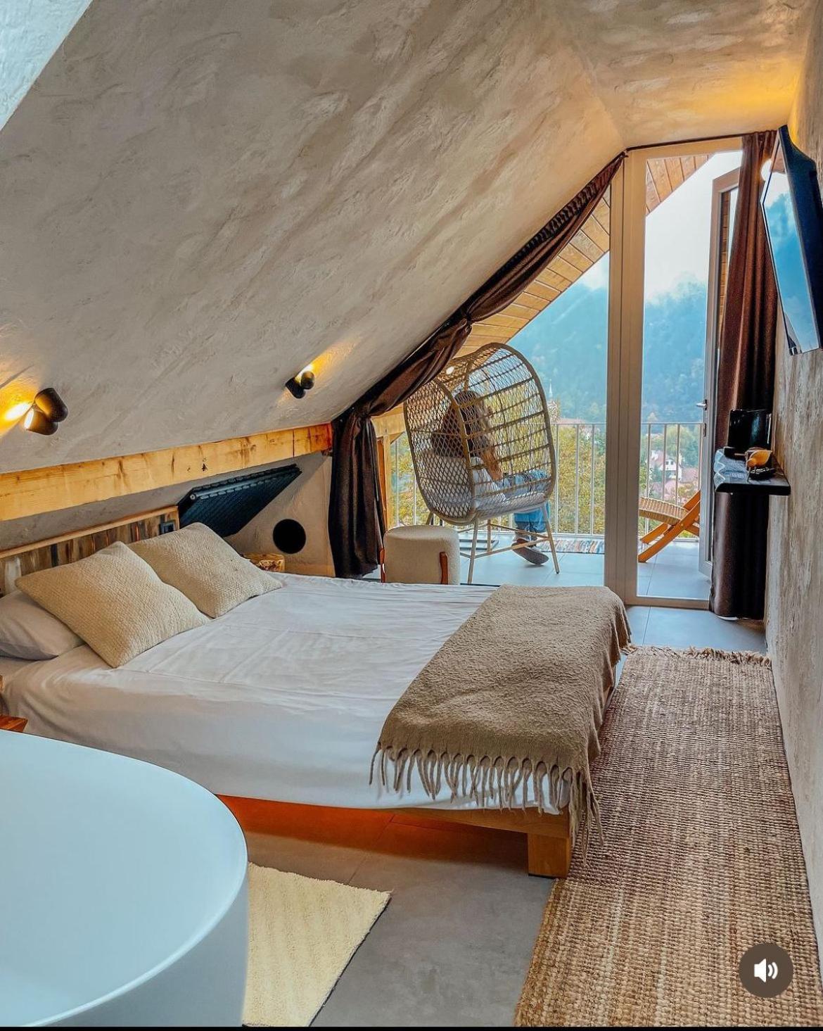 Shard Boutique Hotel-Adult Only Braşov Buitenkant foto