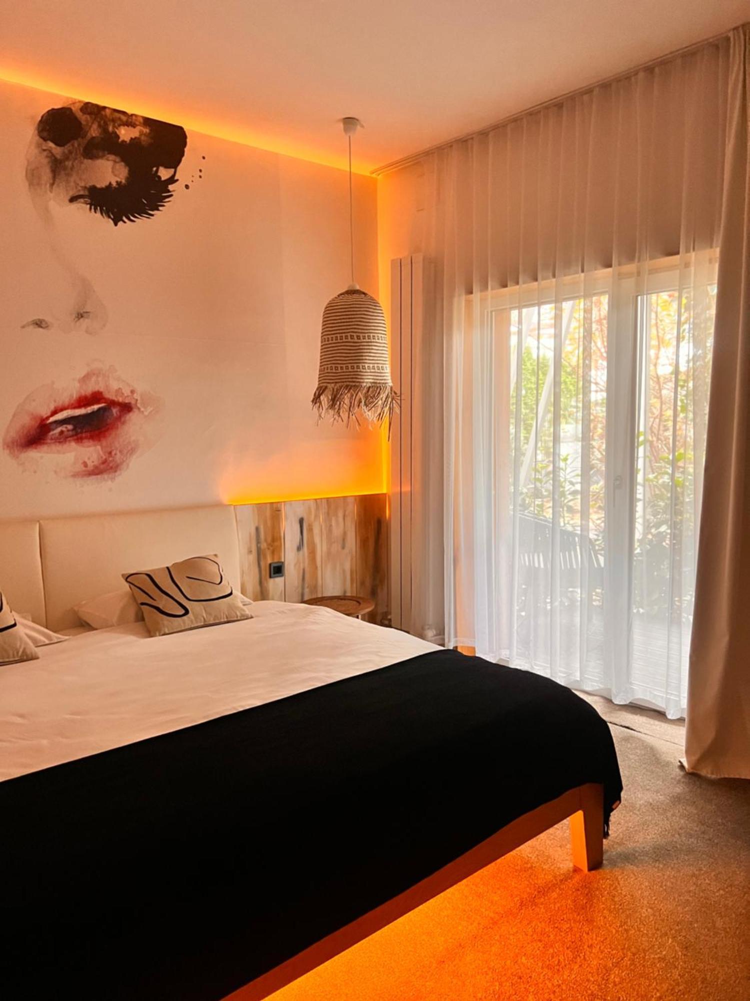 Shard Boutique Hotel-Adult Only Braşov Buitenkant foto